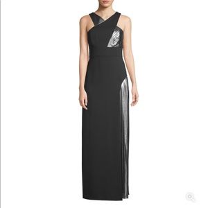 NWT BCBGMAXAZRIA
Halterneck Metallic Insert Gown